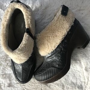 Jambu Dutch Design size 8.5 black leather booties